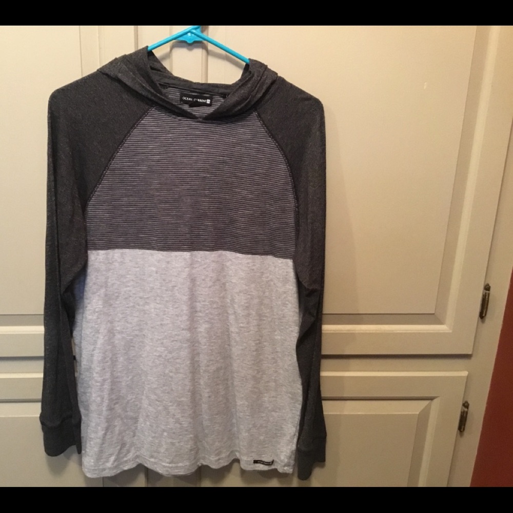 Men’s long sleeve shirt